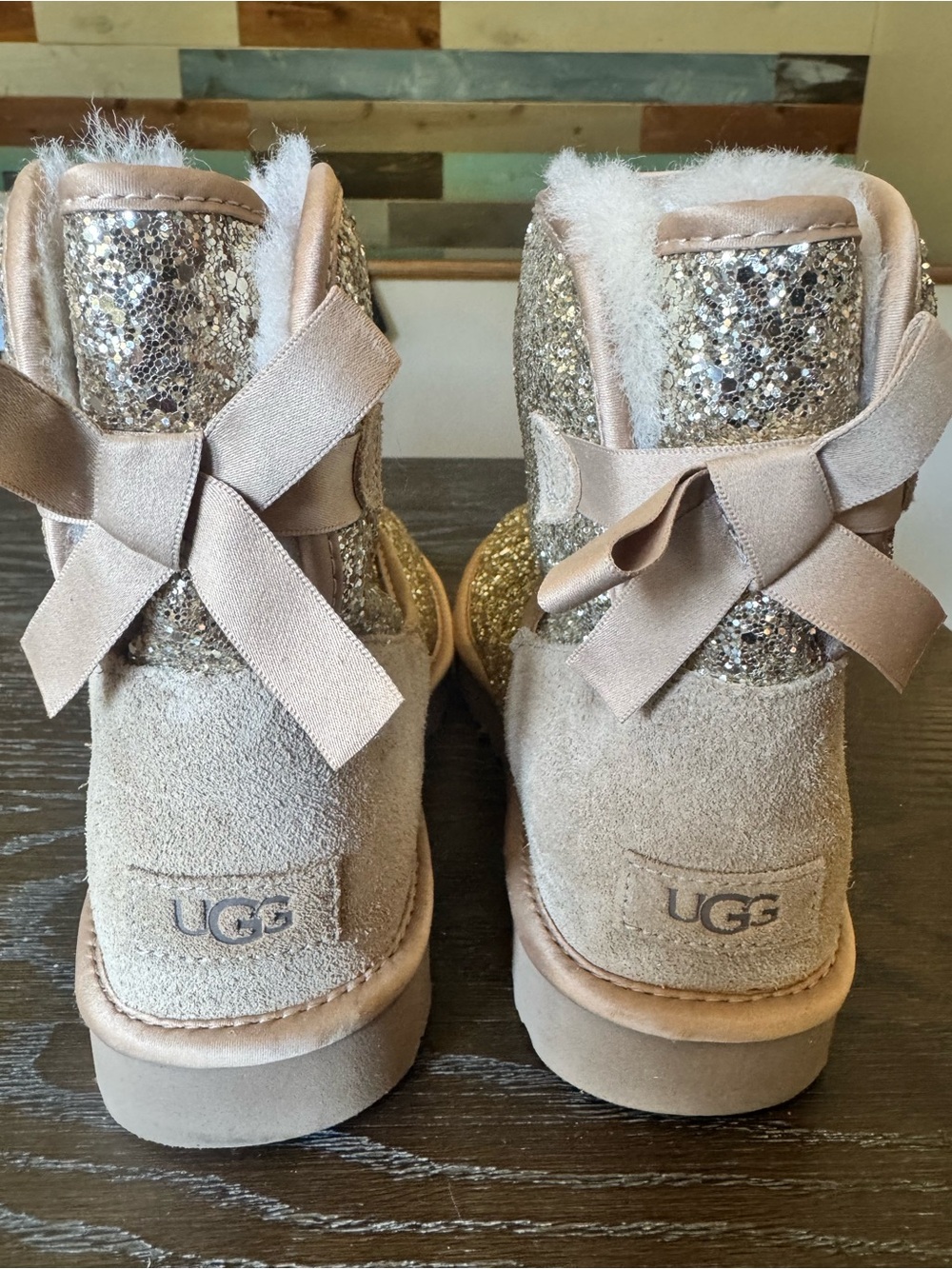 🆕 UGG Classic Bow Glitter Suede Shearling Boots
